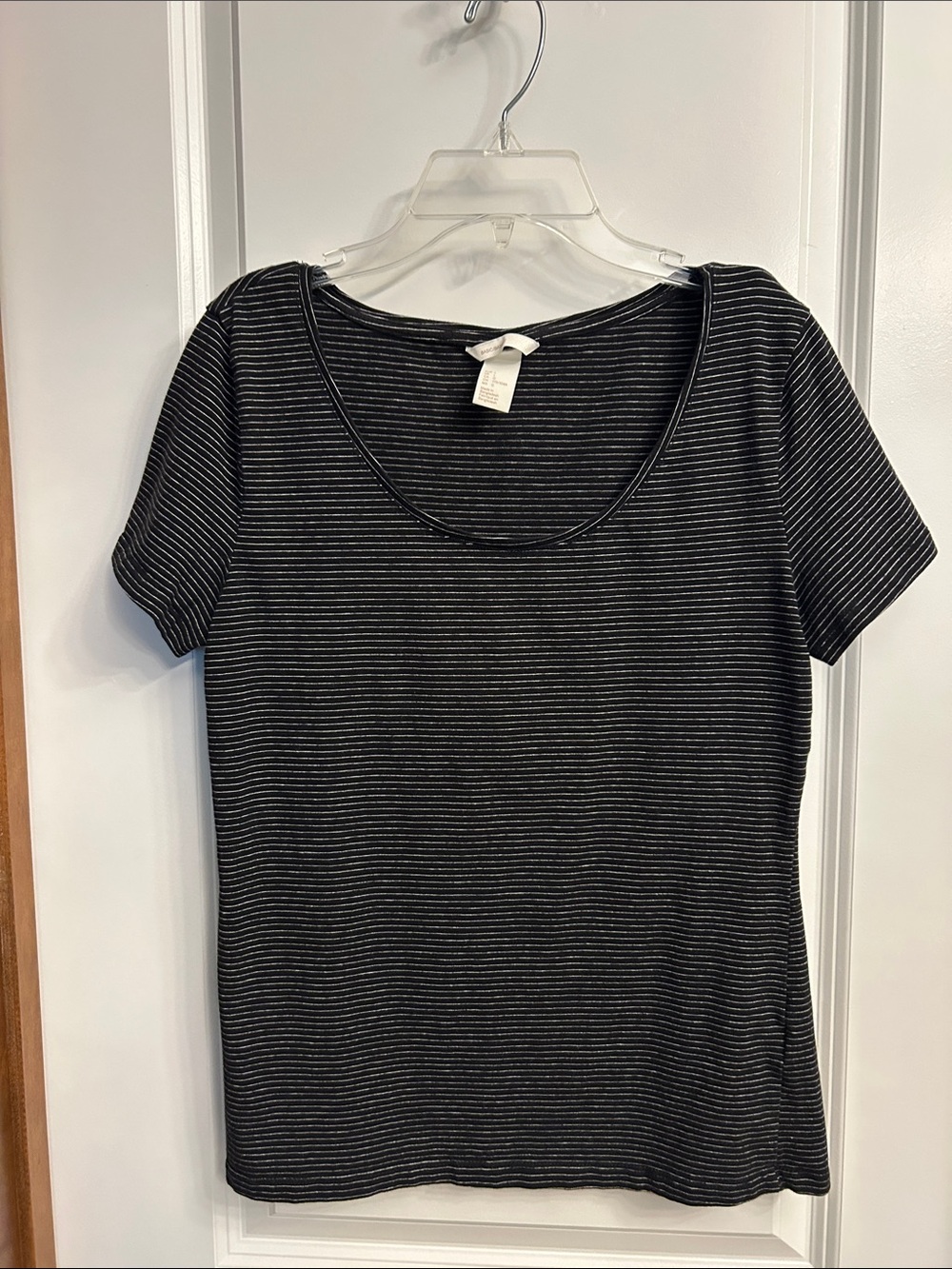 H&M Black and White Striped Scoop Neck Short Sleeve Top